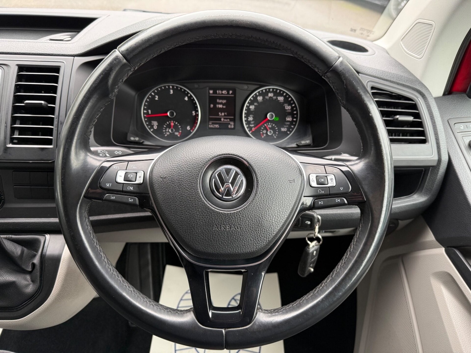 Used Volkswagen Transporter 2018 for sale - 77391777: Photo 9