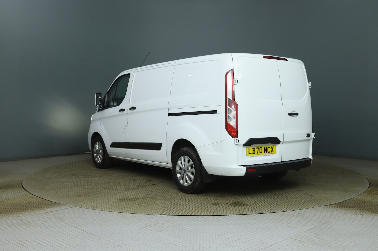 Used Ford Transit Custom 2021 for sale - 76077890: Photo 2