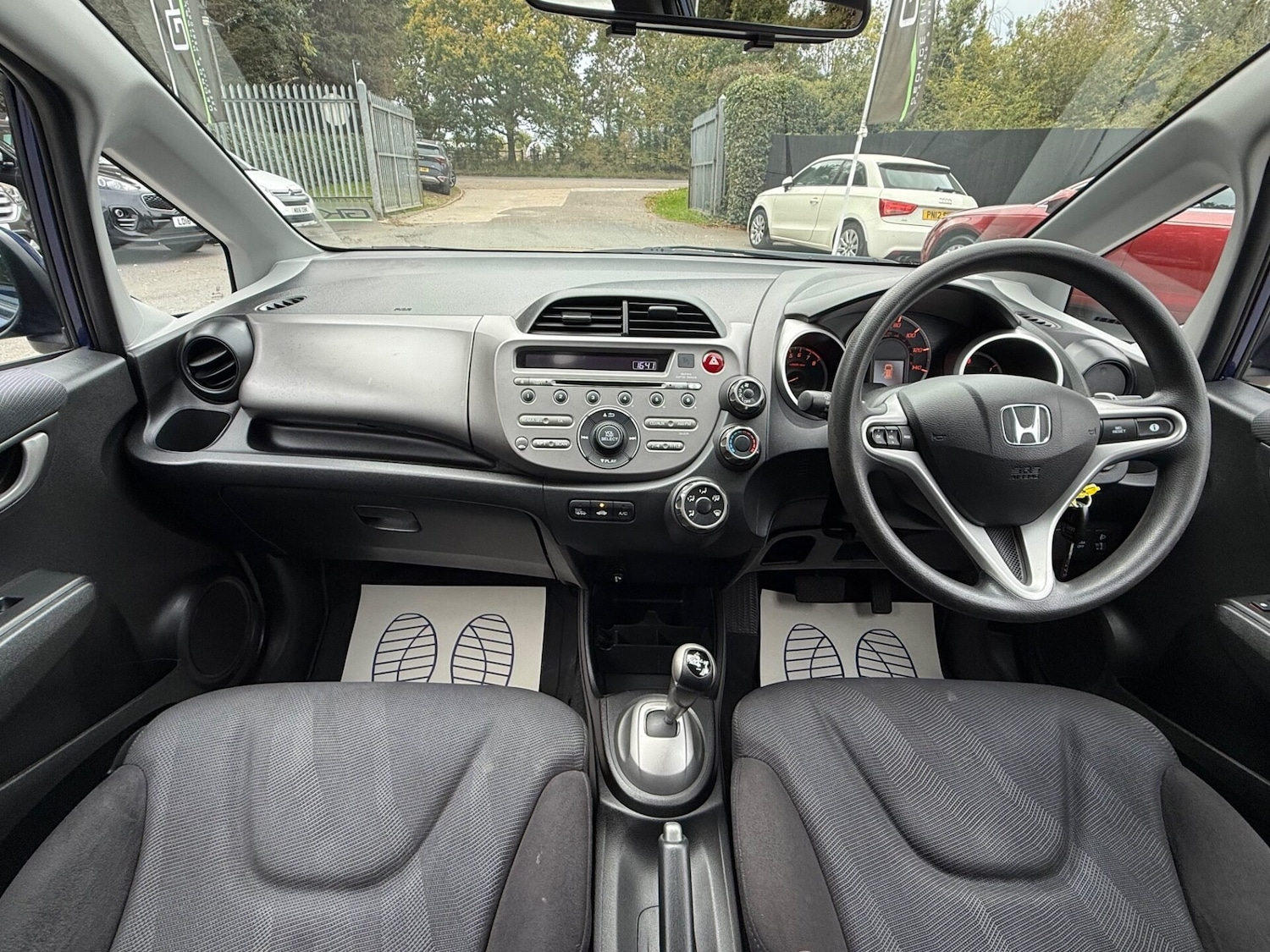 Used Honda Jazz 2010 for sale - 76205832: Photo 12