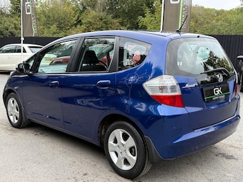 Used Honda Jazz 2010 for sale - 76205832: Photo 2