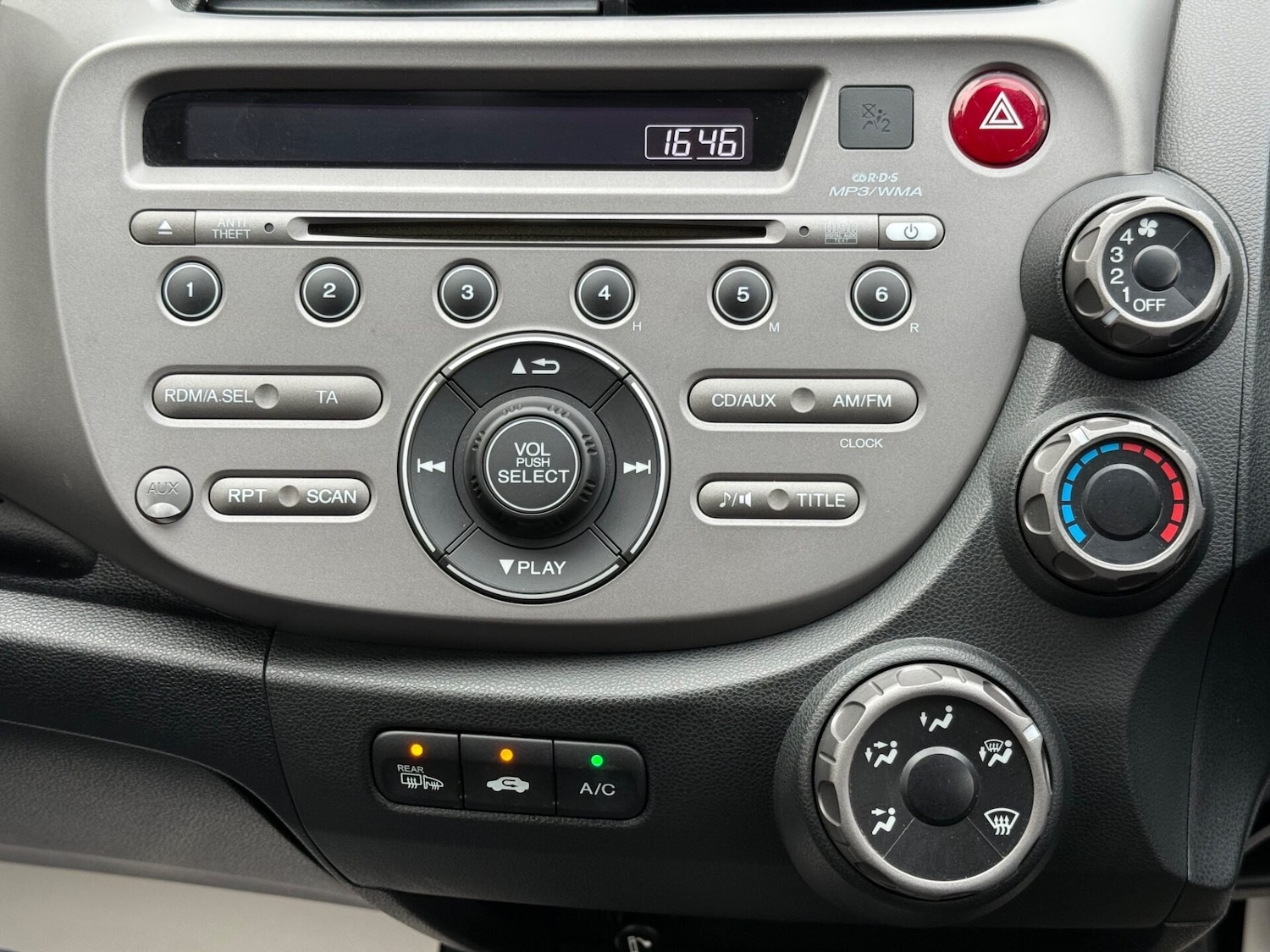 Used Honda Jazz 2010 for sale - 76205832: Photo 33