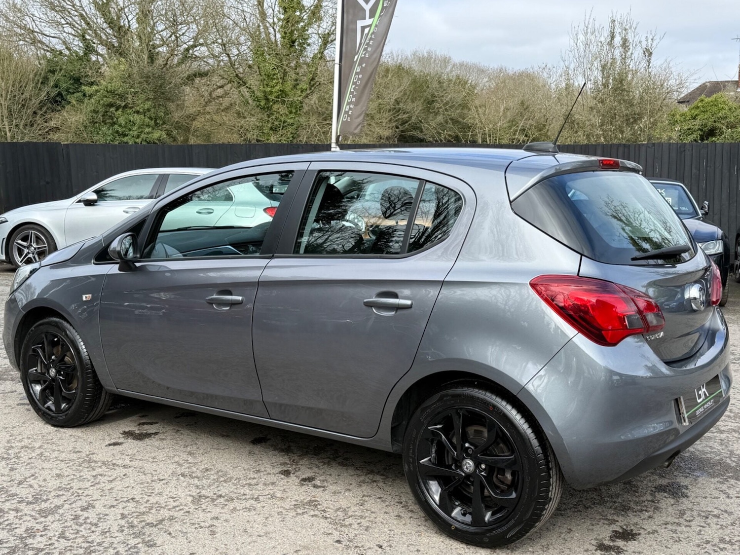 Used Vauxhall Corsa 2019 for sale - 77947170: Photo 2
