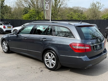 Used Mercedes-Benz E Class 2011 for sale - 78257642: Photo