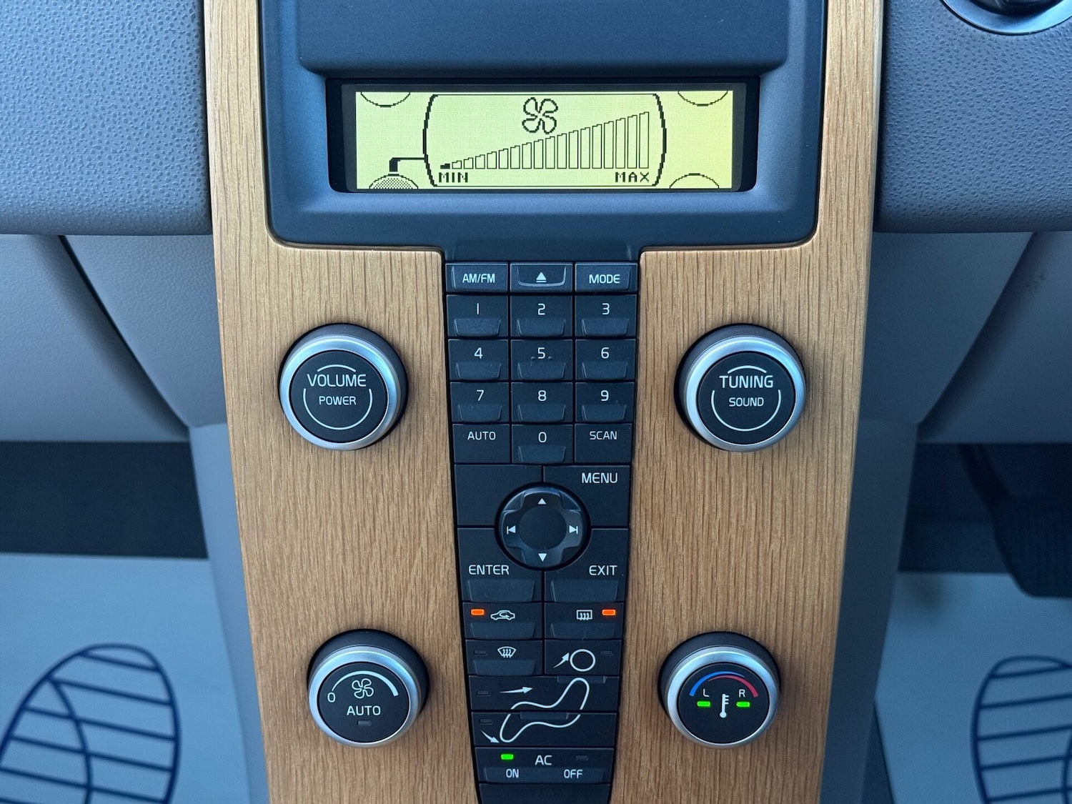 Used Volvo V50 2011 for sale - 77234554: Photo 10