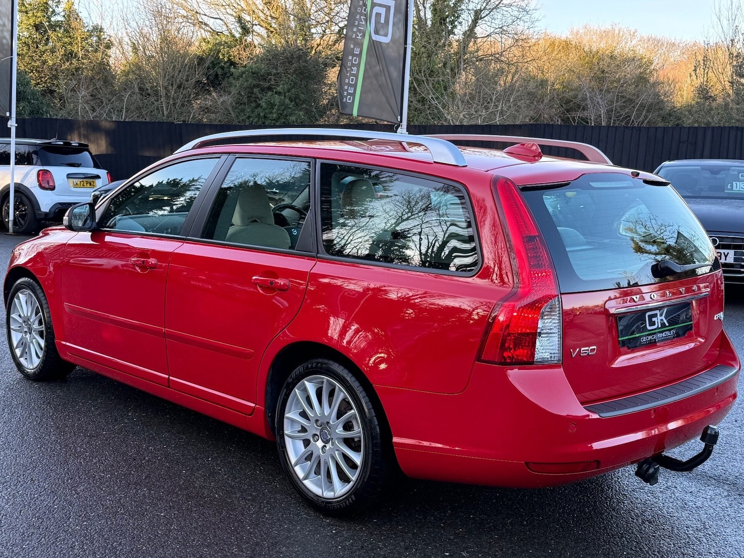 Used Volvo V50 2011 for sale - 77234554: Photo 2