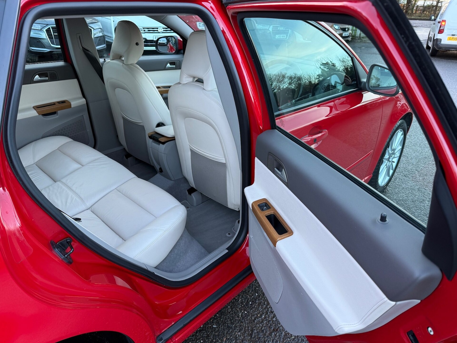 Used Volvo V50 2011 for sale - 77234554: Photo 29