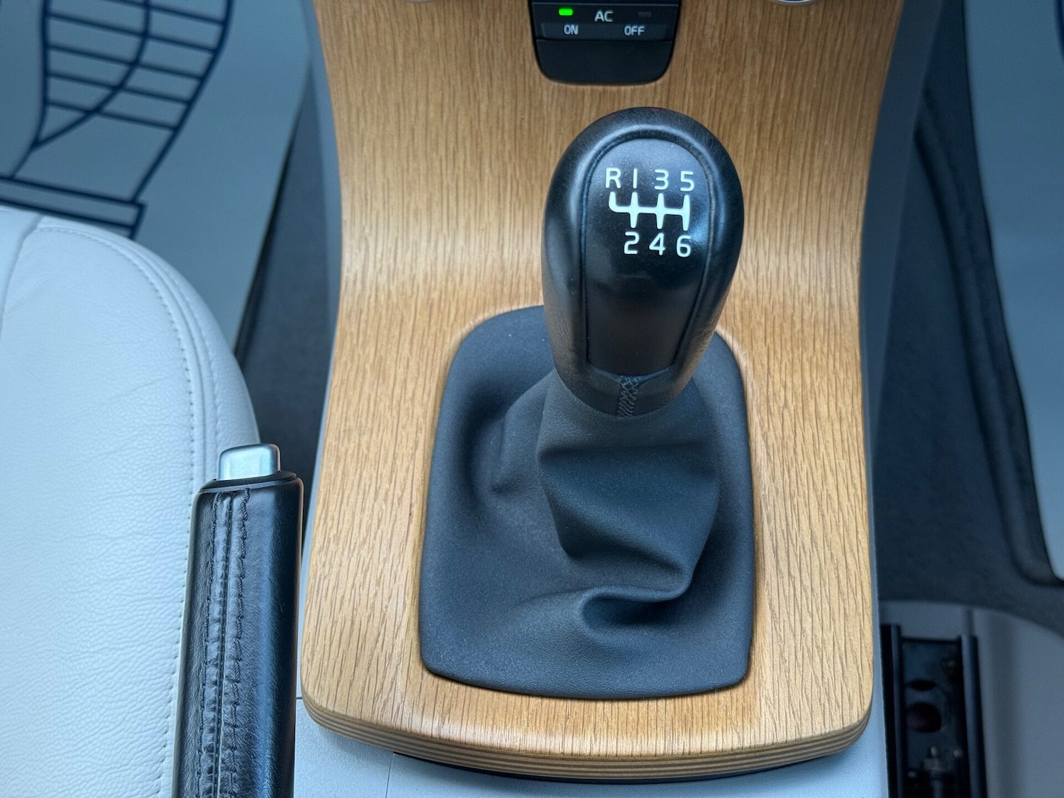 Used Volvo V50 2011 for sale - 77234554: Photo 37