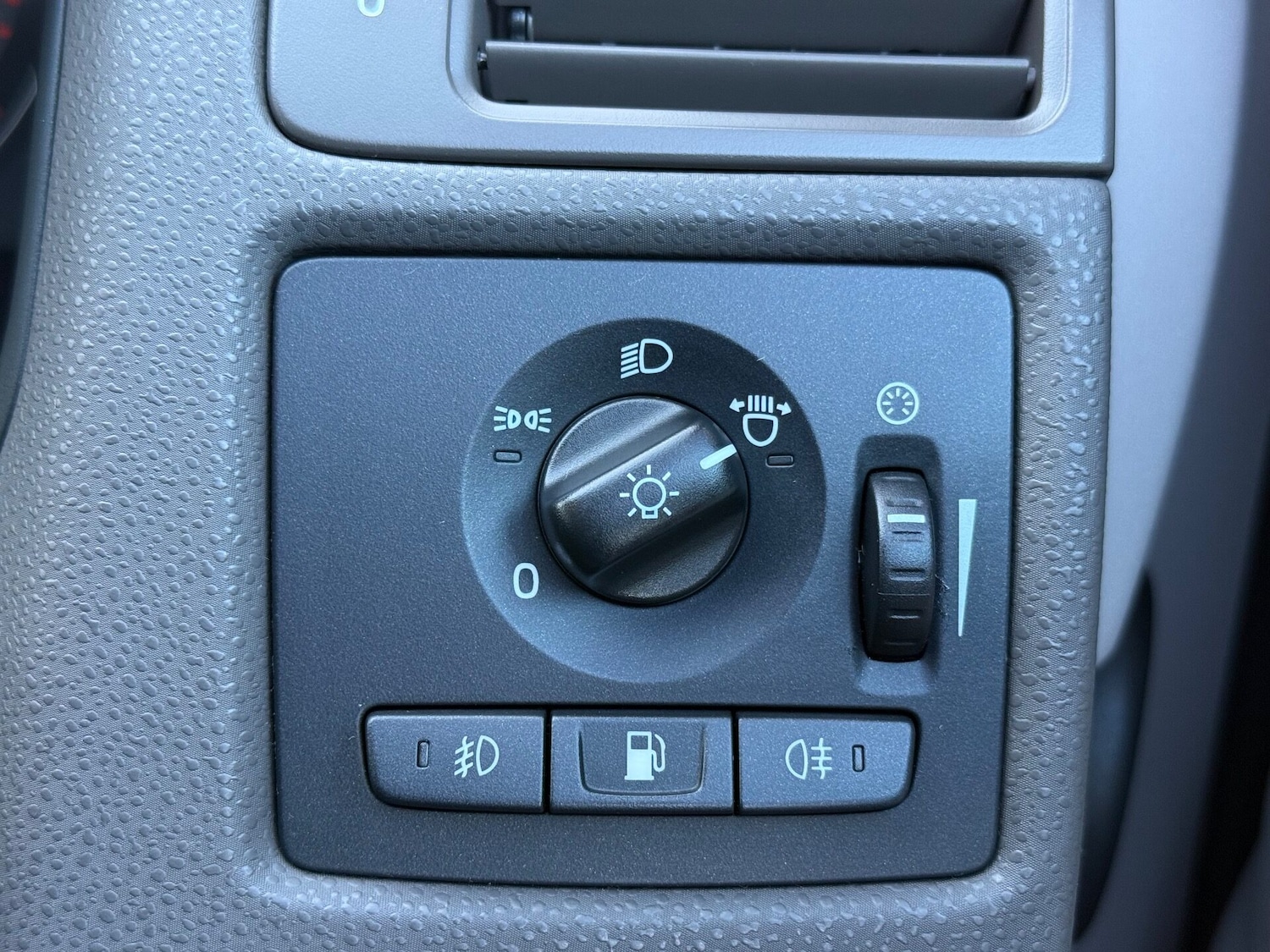 Used Volvo V50 2011 for sale - 77234554: Photo 43