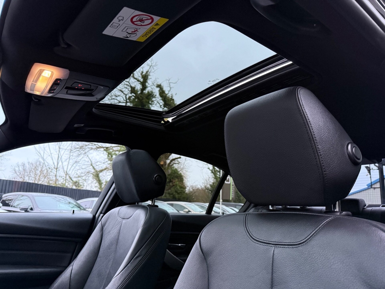 Used BMW 3 Series 2015 for sale - 76957112: Photo 3