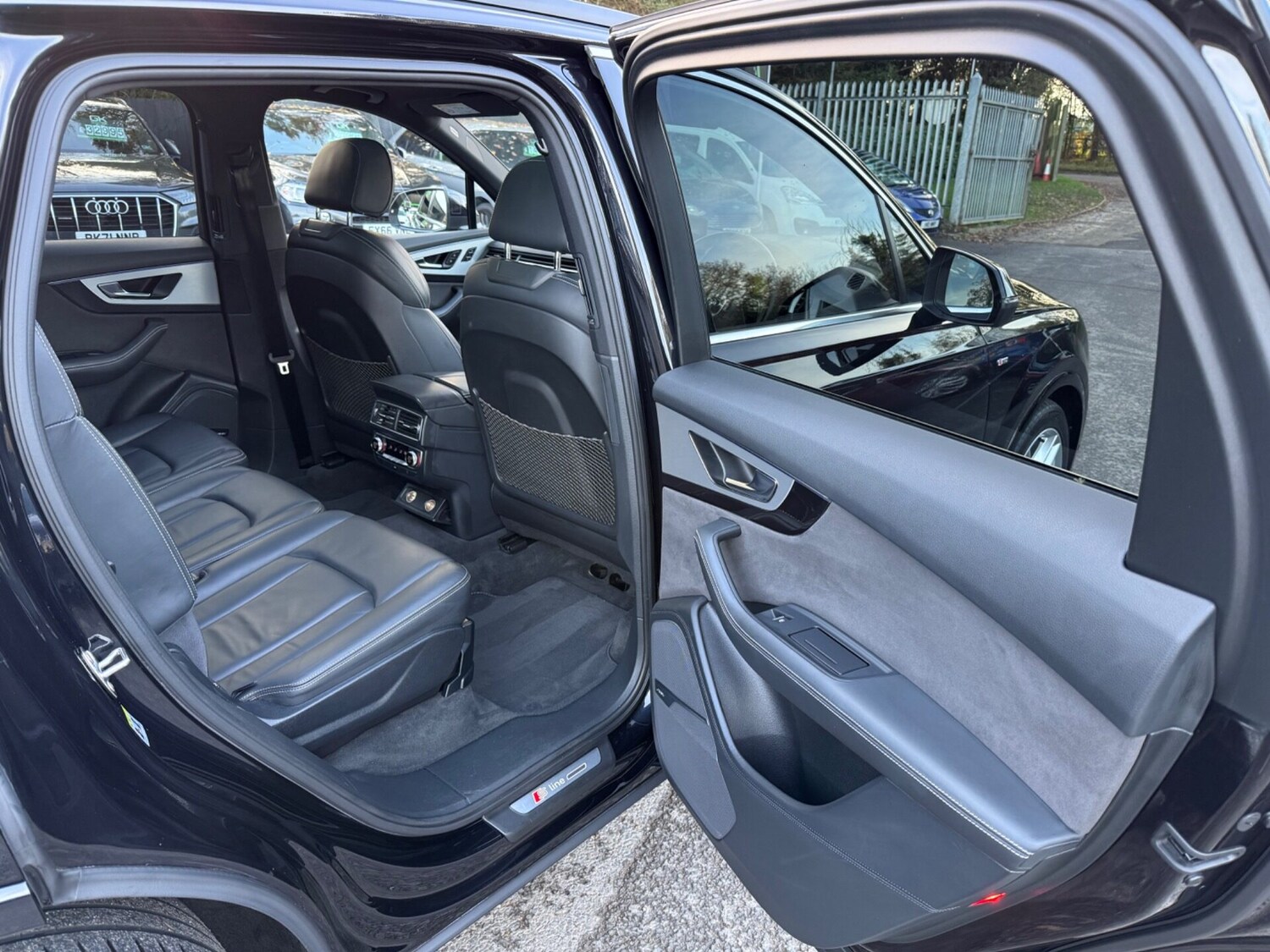 Used Audi Q7 2015 for sale - 76558408: Photo 38