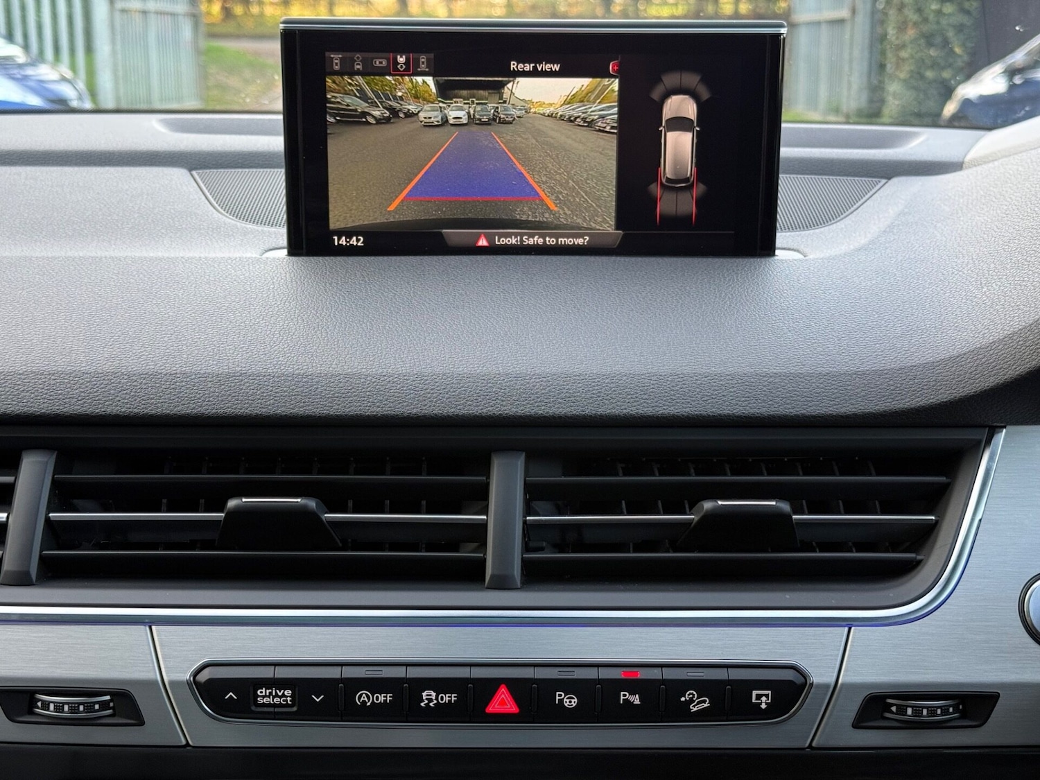 Used Audi Q7 2015 for sale - 76558408: Photo 46