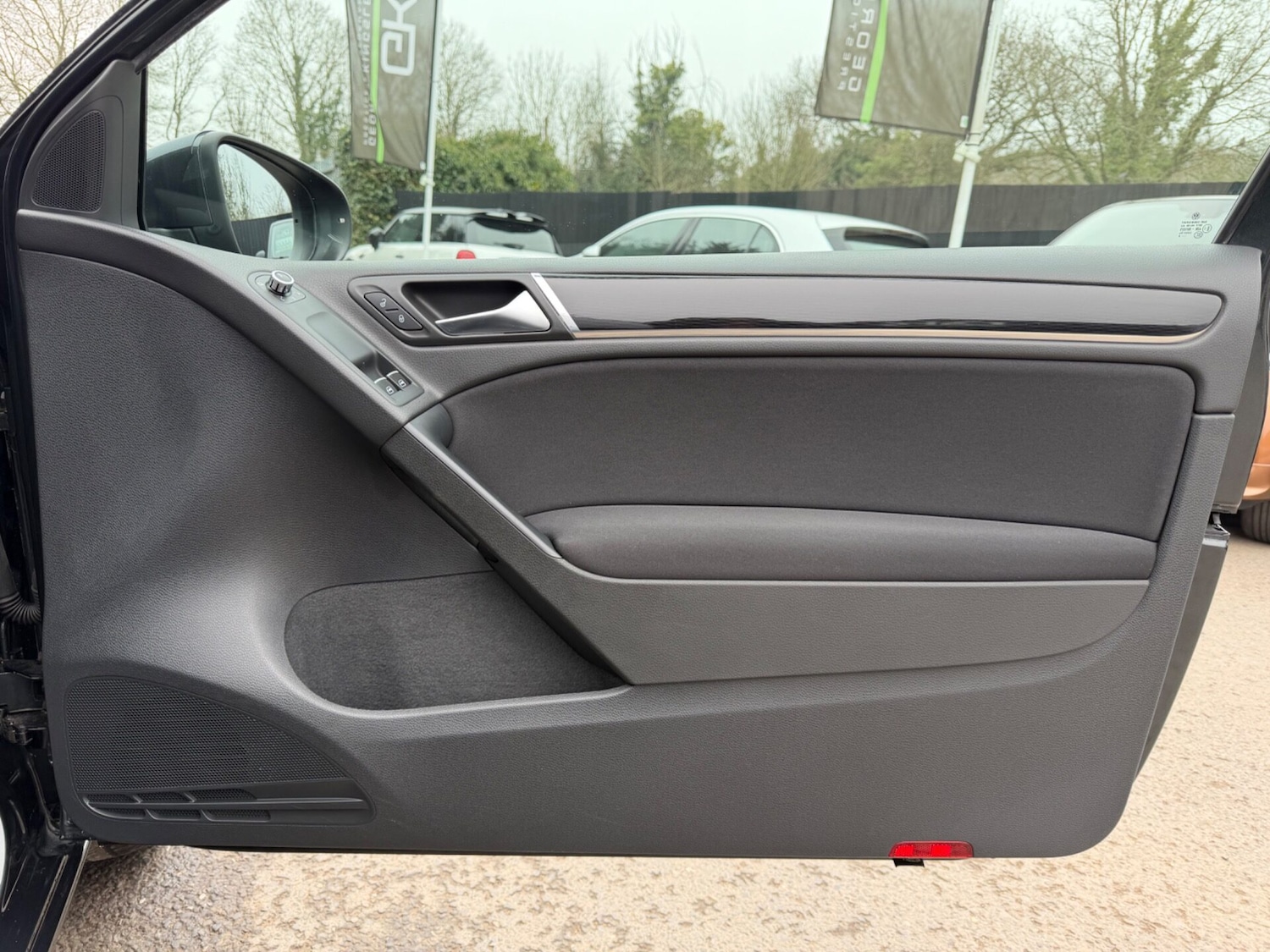 Used Volkswagen Golf 2010 for sale - 77758826: Photo 27