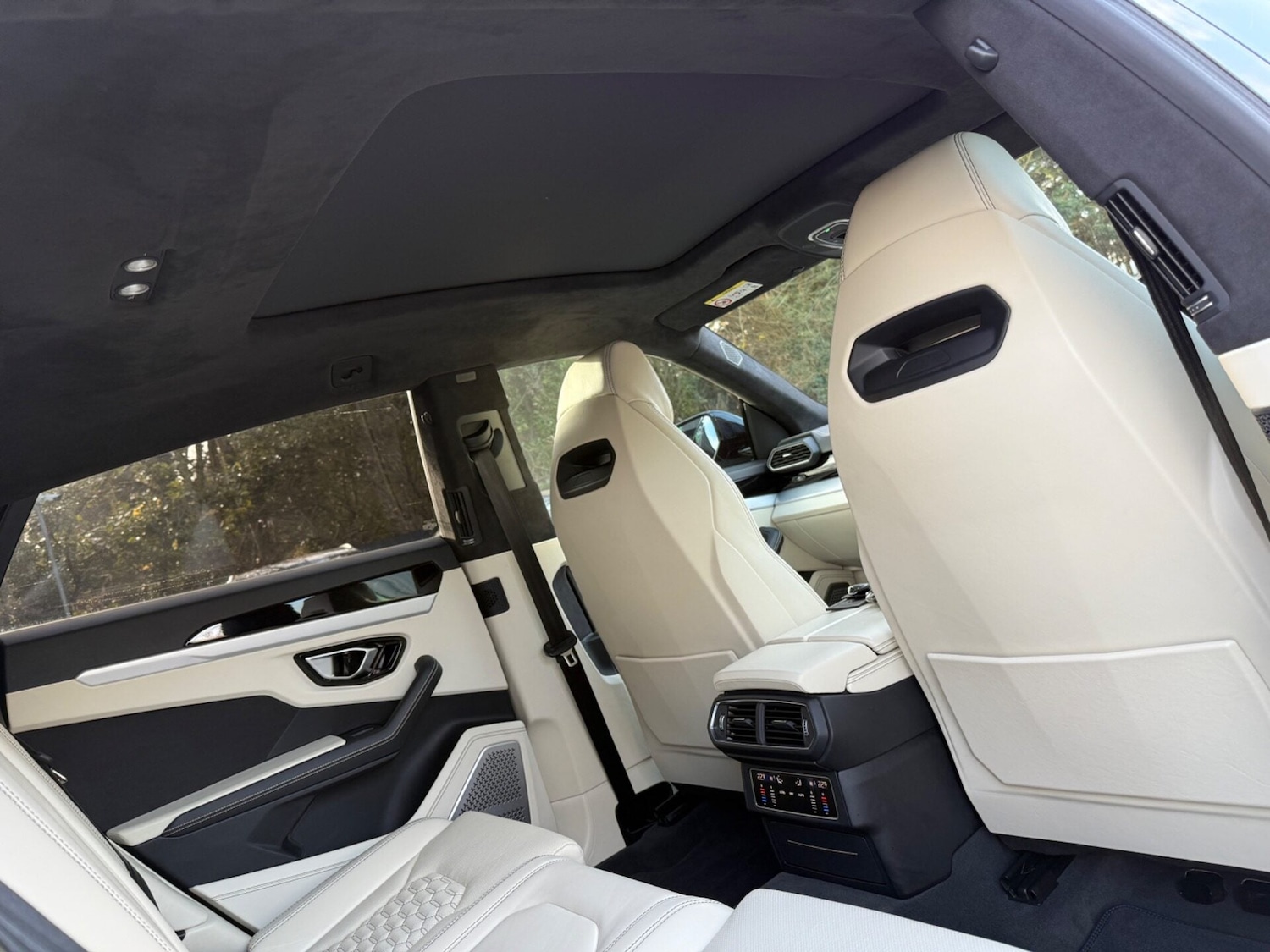 Used Lamborghini Urus 2019 for sale - 76748066: Photo 37