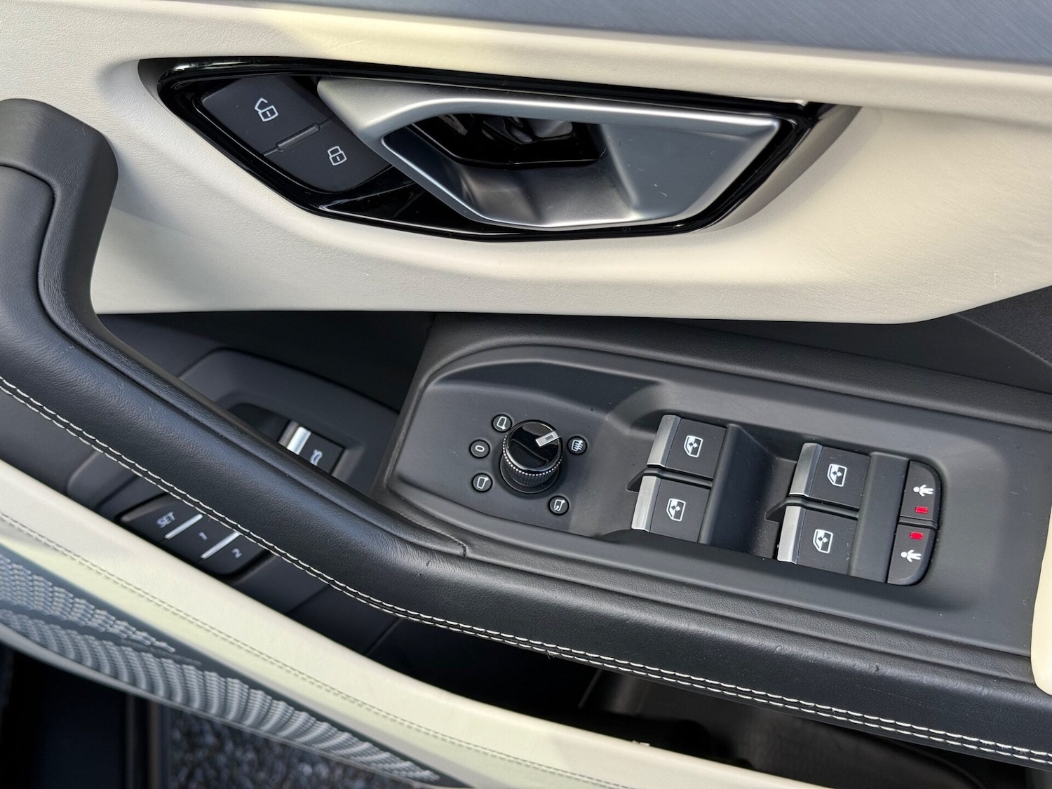 Used Lamborghini Urus 2019 for sale - 76748066: Photo 46