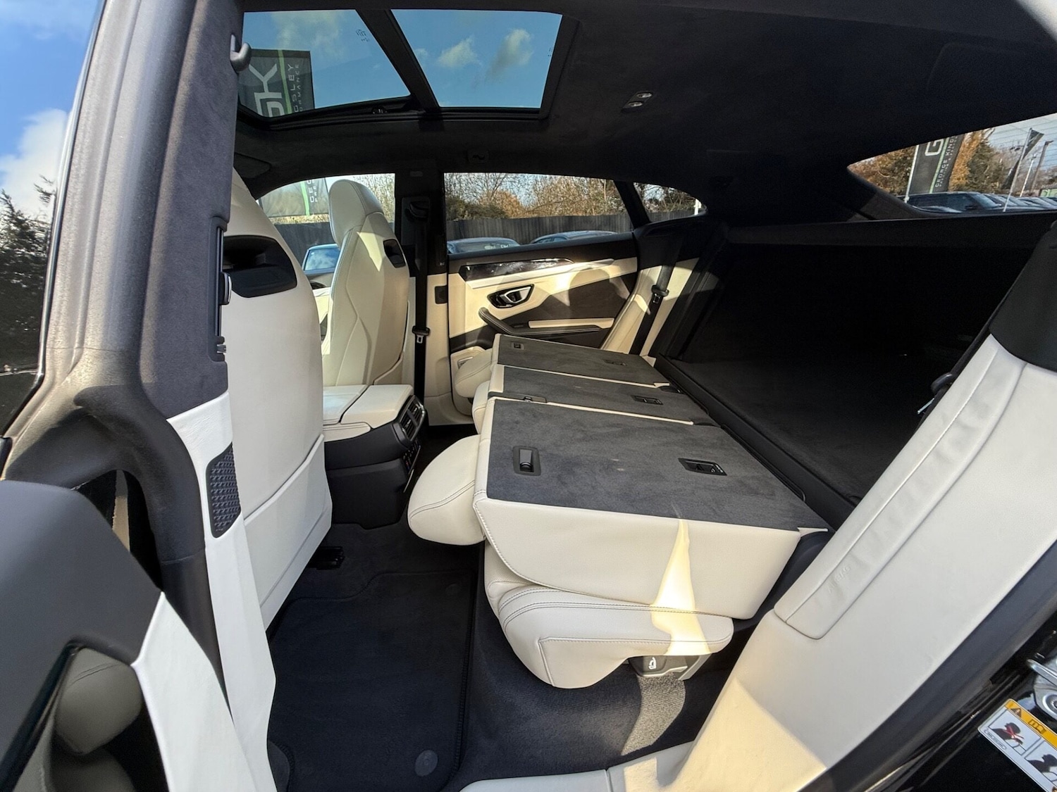 Used Lamborghini Urus 2019 for sale - 76748066: Photo 76