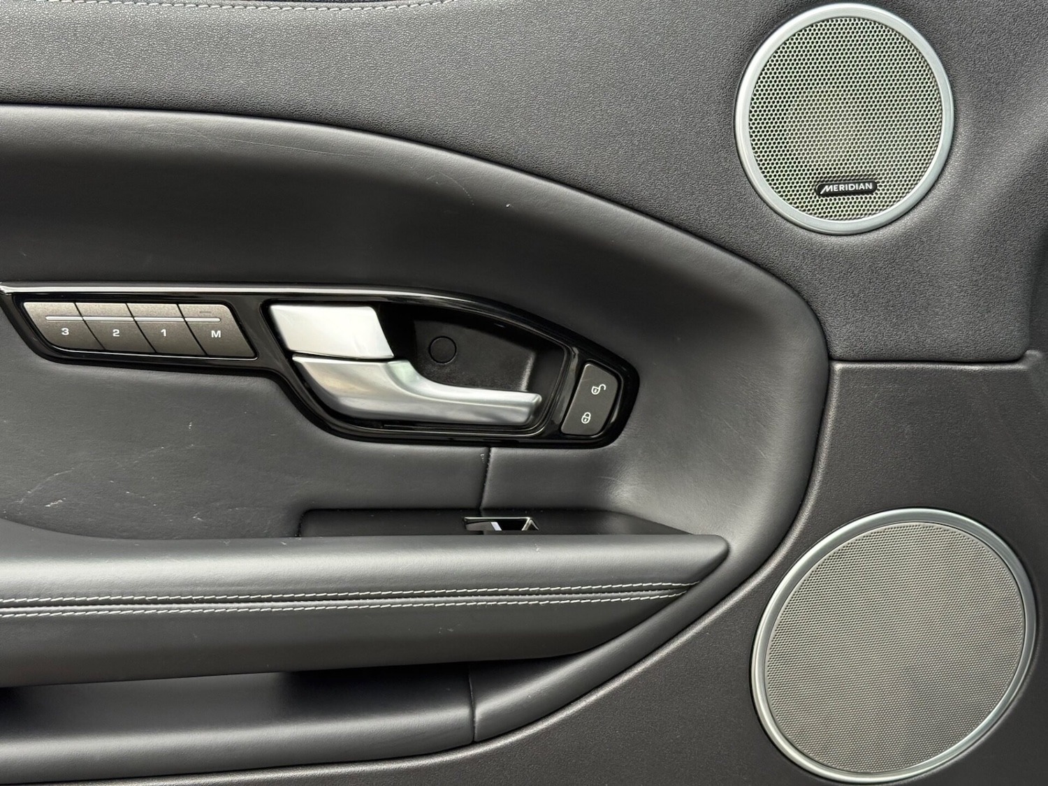 Used Land Rover Range Rover Evoque 2015 for sale - 76541376: Photo 28