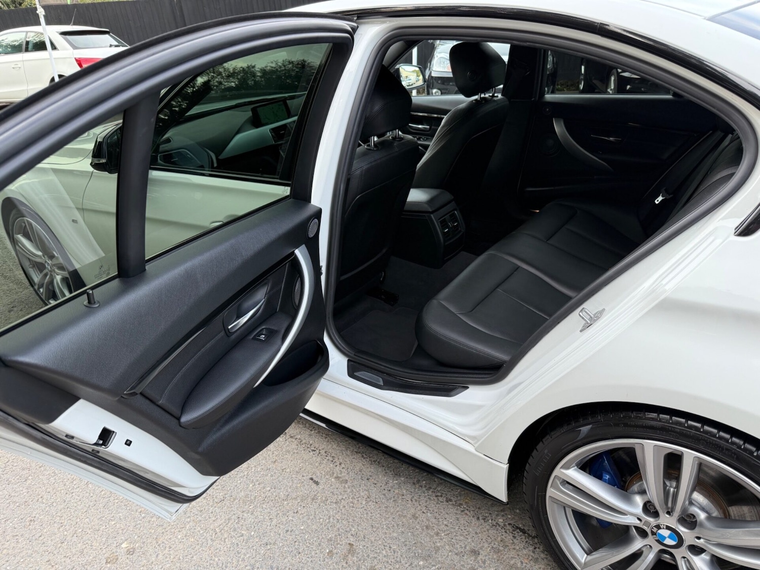 Used BMW 3 Series 2016 for sale - 76126590: Photo 27