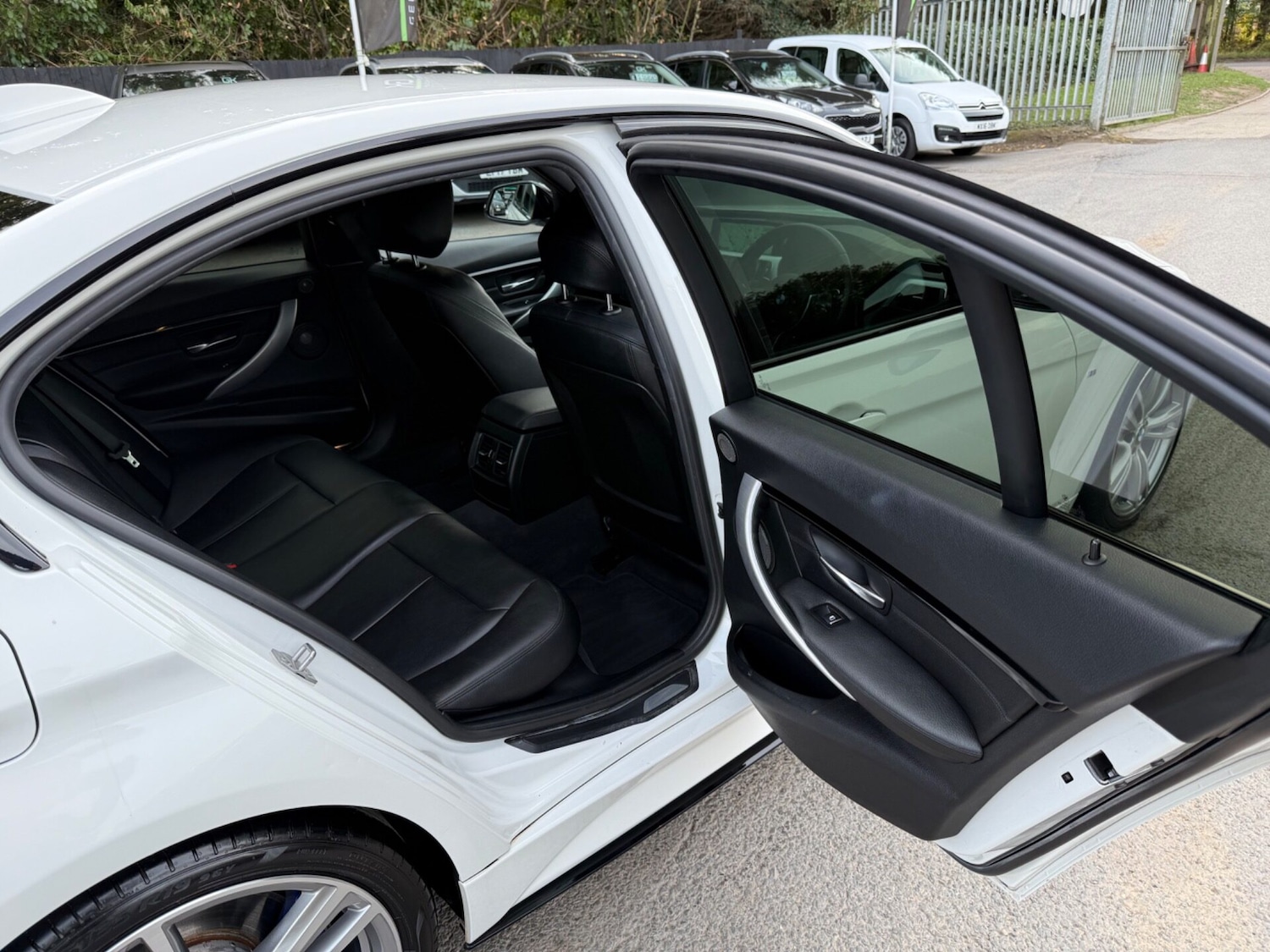 Used BMW 3 Series 2016 for sale - 76126590: Photo 28