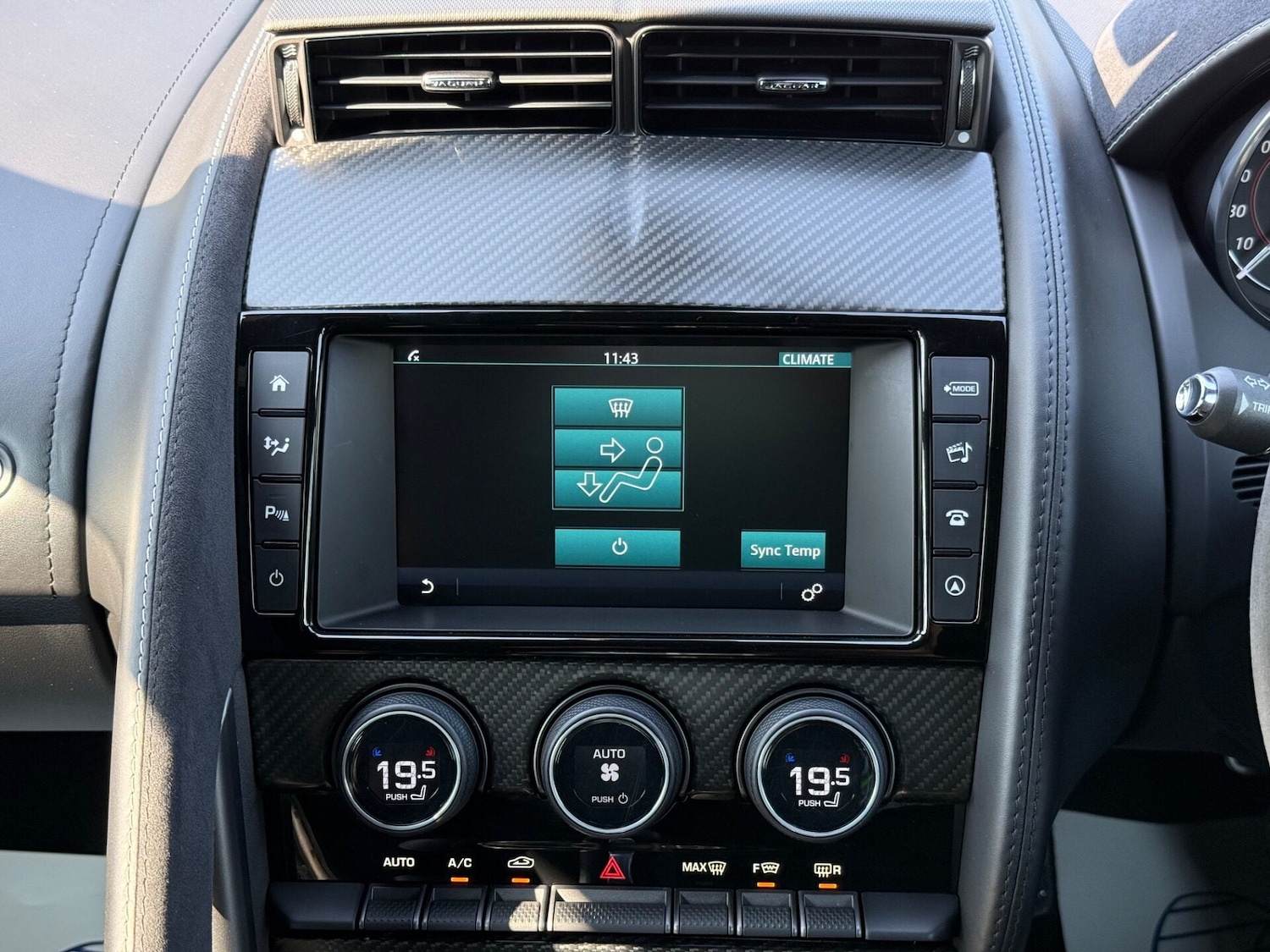 Used Jaguar F-Type 2015 for sale - 77952130: Photo 44