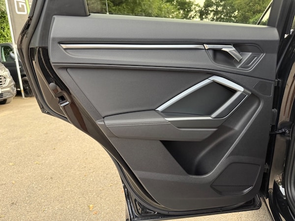 Used Audi Q3 2019 for sale - 75481675: Photo 30