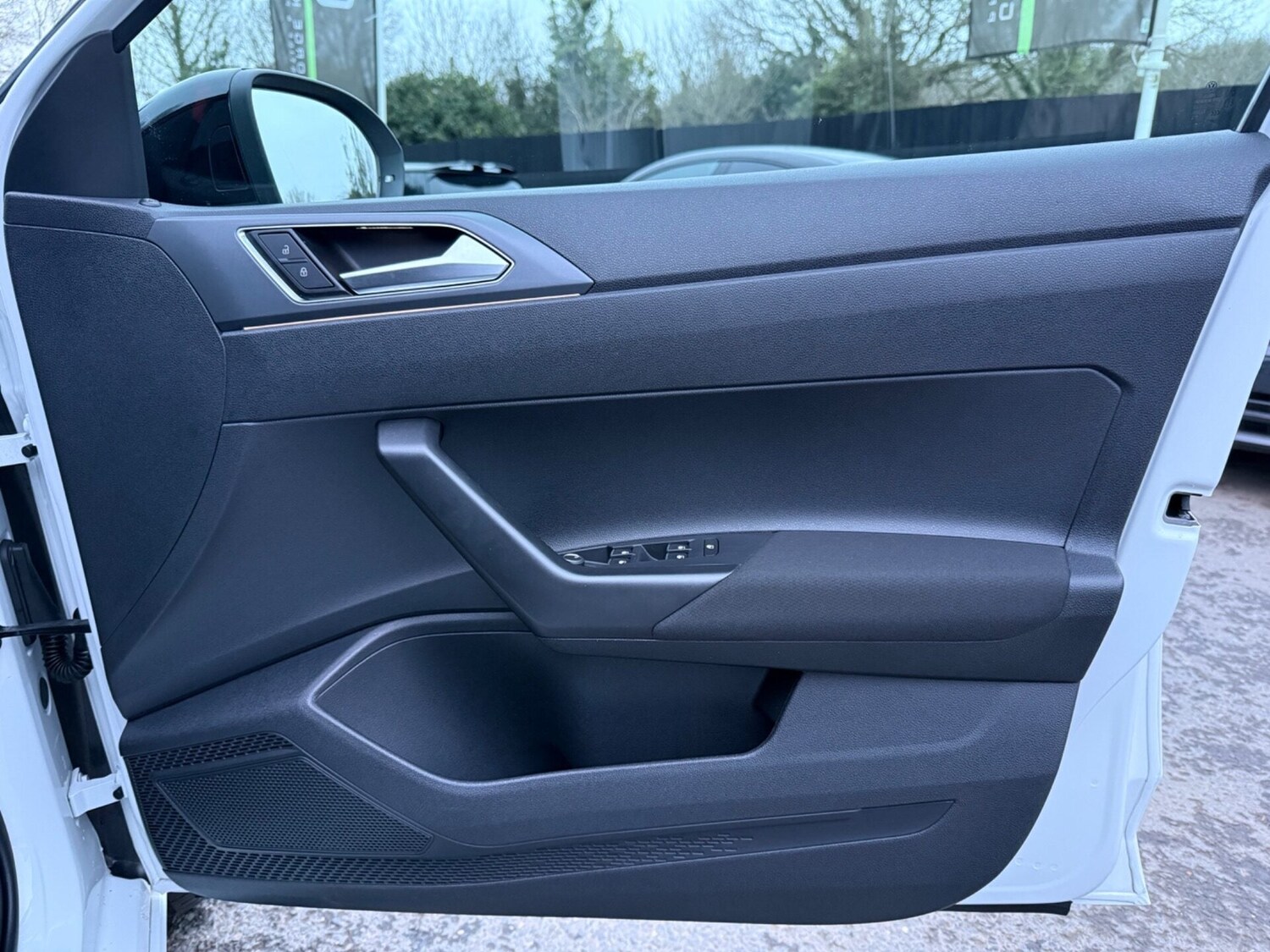 Used Volkswagen Taigo 2023 for sale - 77363408: Photo 39