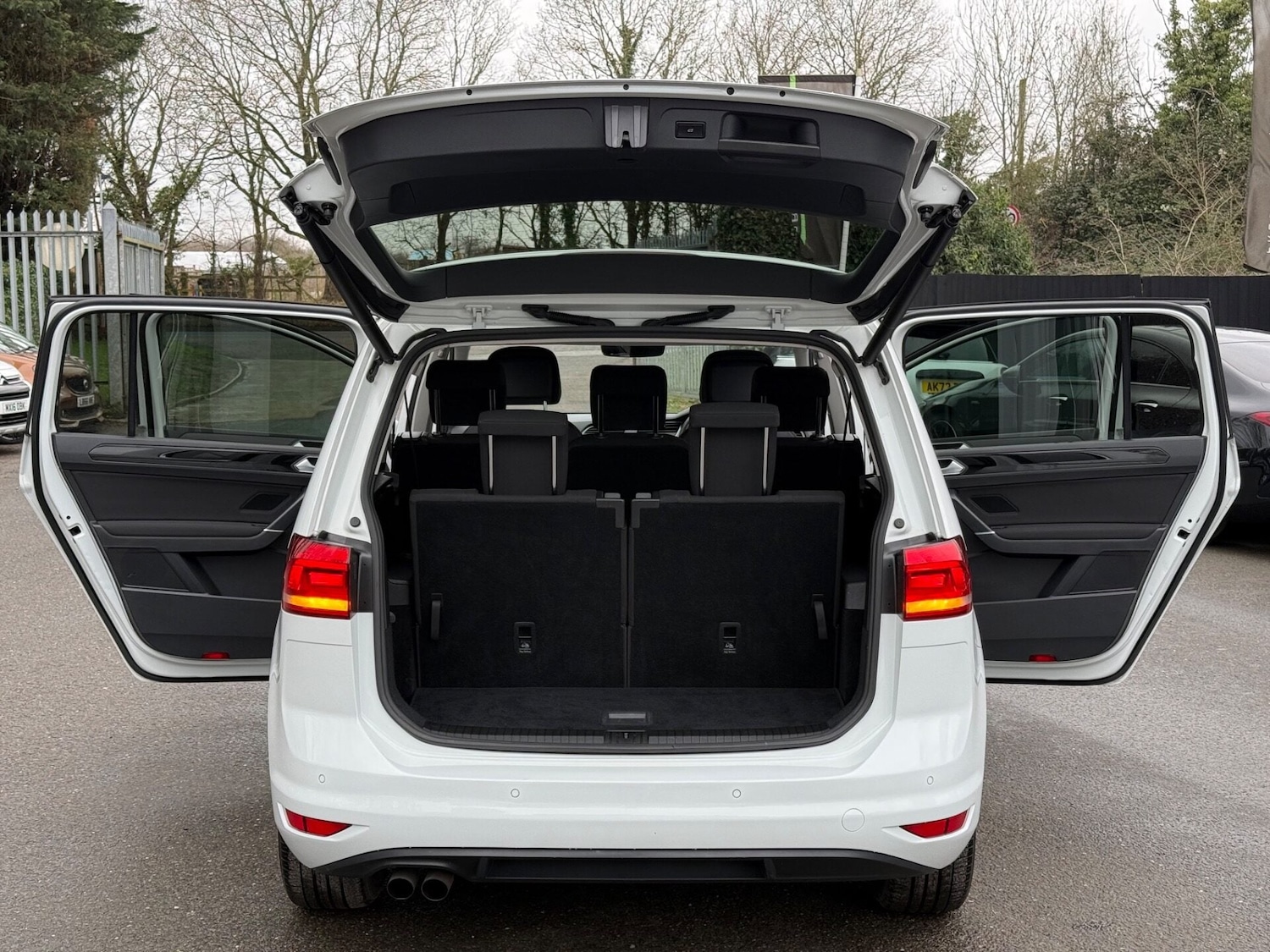 Used Volkswagen Touran 2017 for sale - 77391785: Photo 19