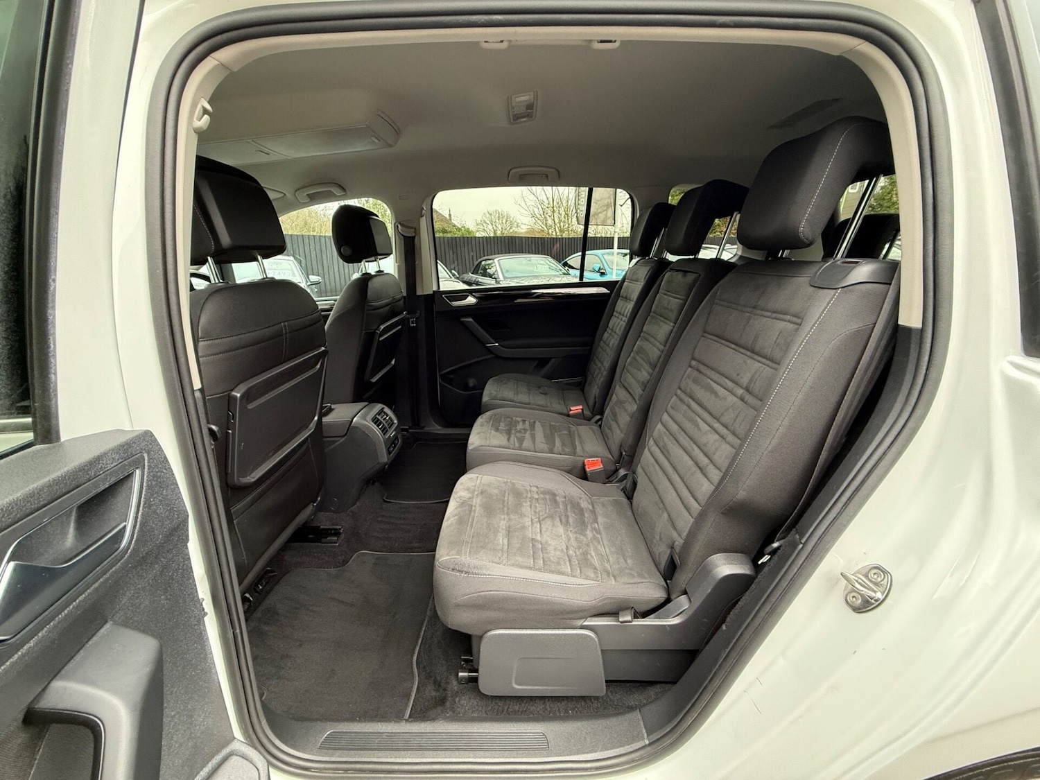 Used Volkswagen Touran 2017 for sale - 77391785: Photo 24