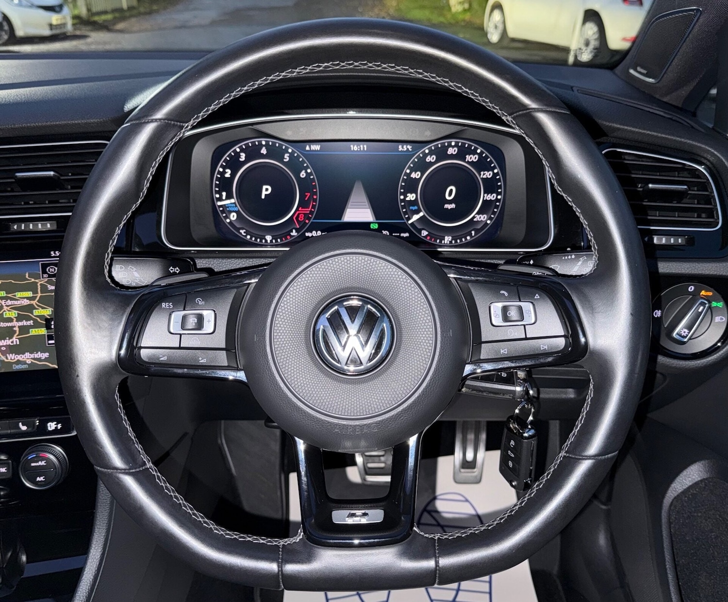 Used Volkswagen Golf 2017 for sale - 76946879: Photo 8