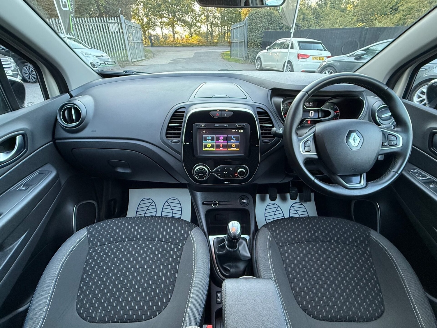 Used Renault Captur 2017 for sale - 76126596: Photo 12