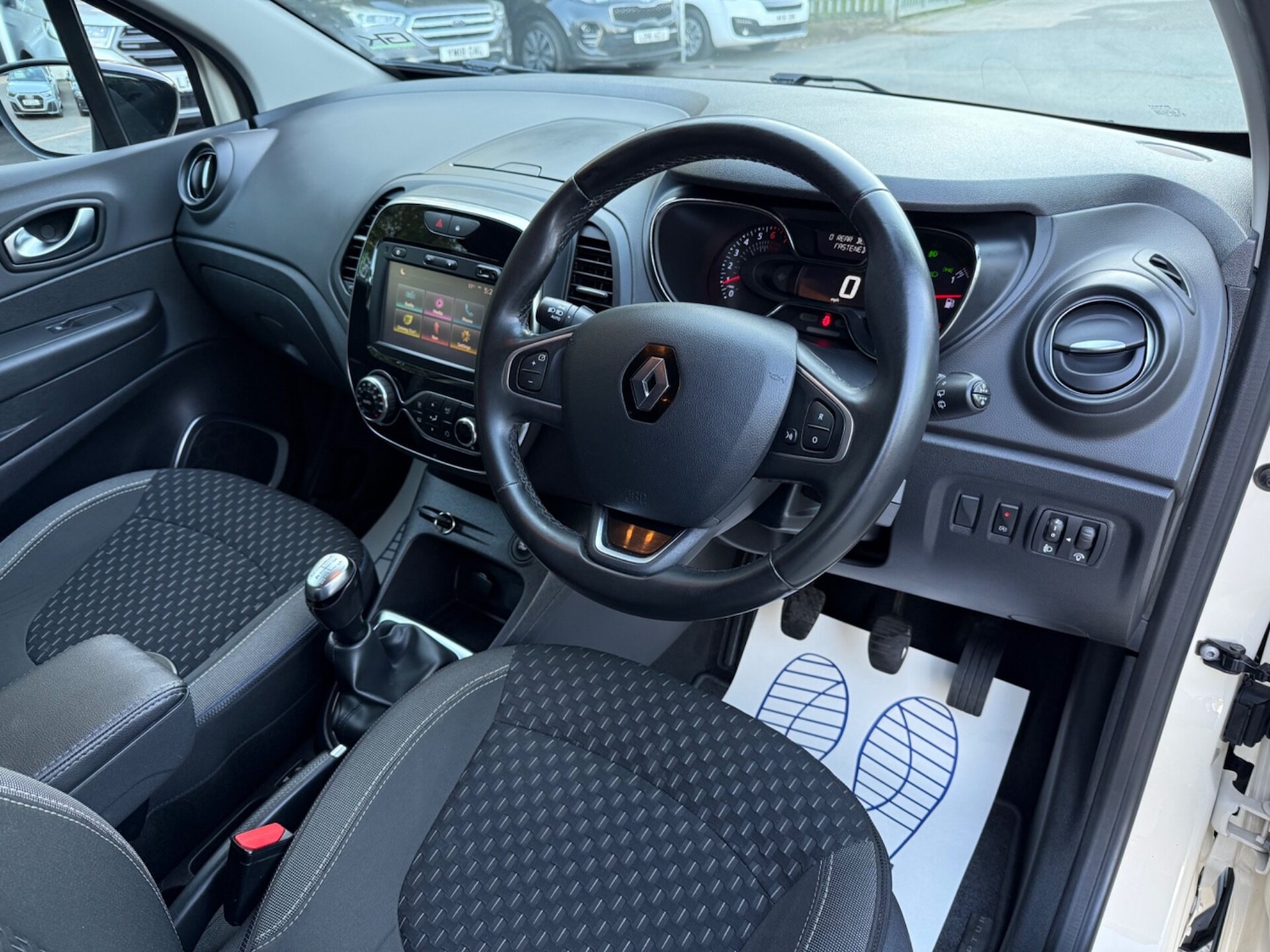 Used Renault Captur 2017 for sale - 76126596: Photo 13