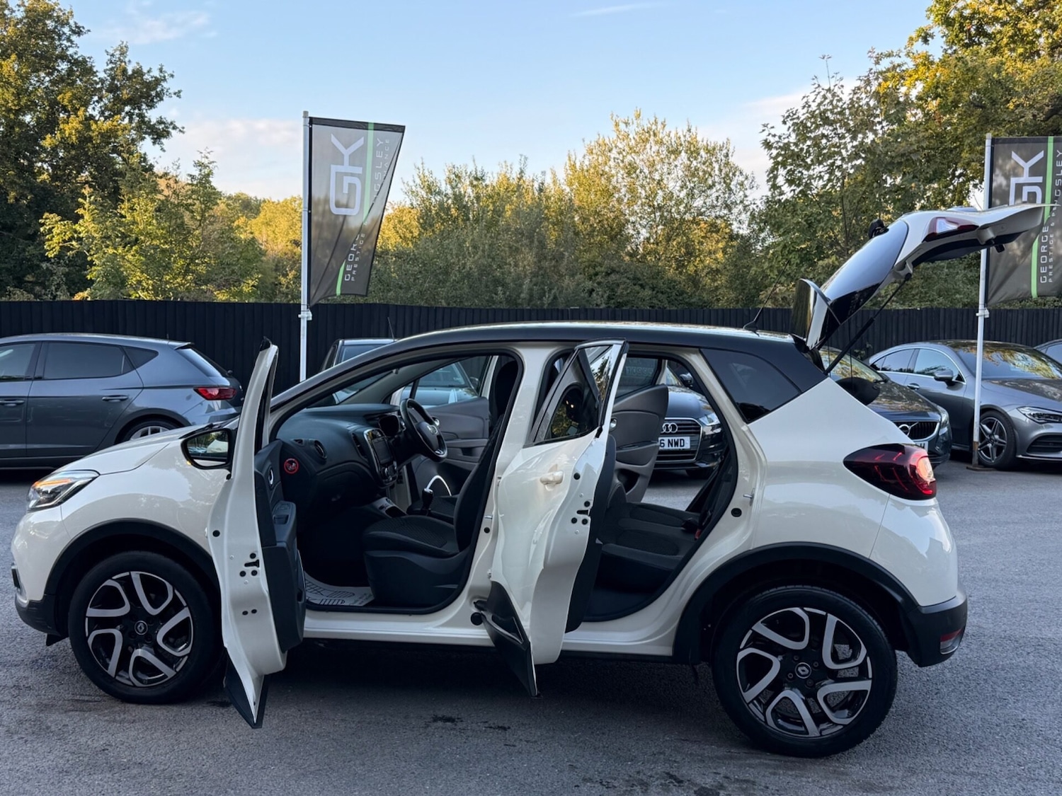 Used Renault Captur 2017 for sale - 76126596: Photo 17