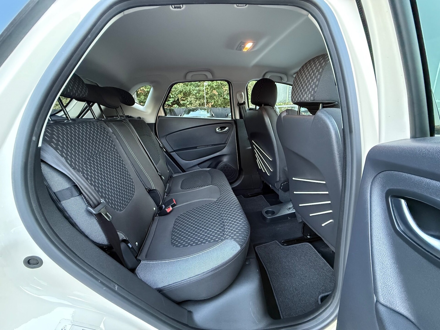 Used Renault Captur 2017 for sale - 76126596: Photo 26