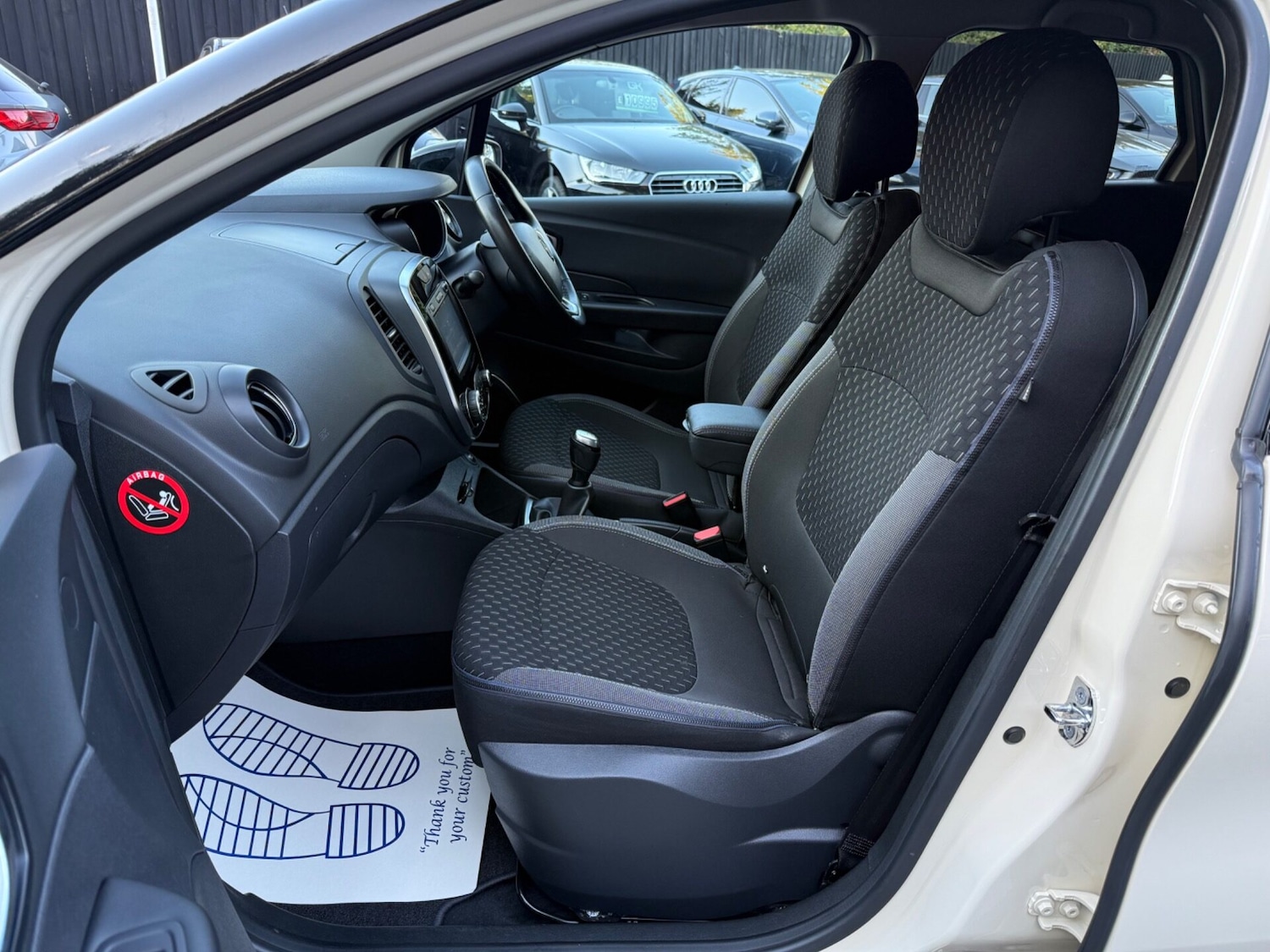 Used Renault Captur 2017 for sale - 76126596: Photo 3