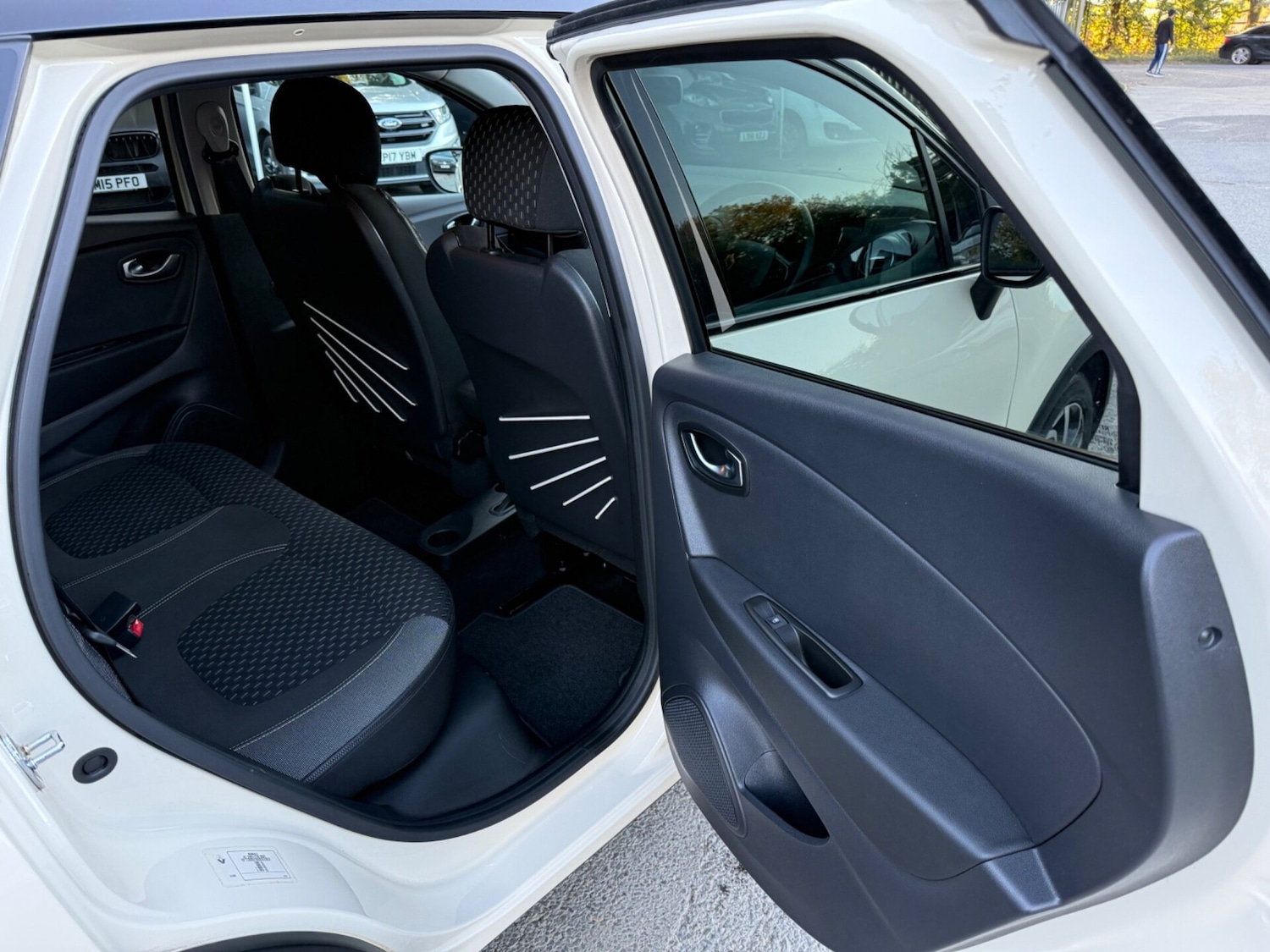 Used Renault Captur 2017 for sale - 76126596: Photo 30