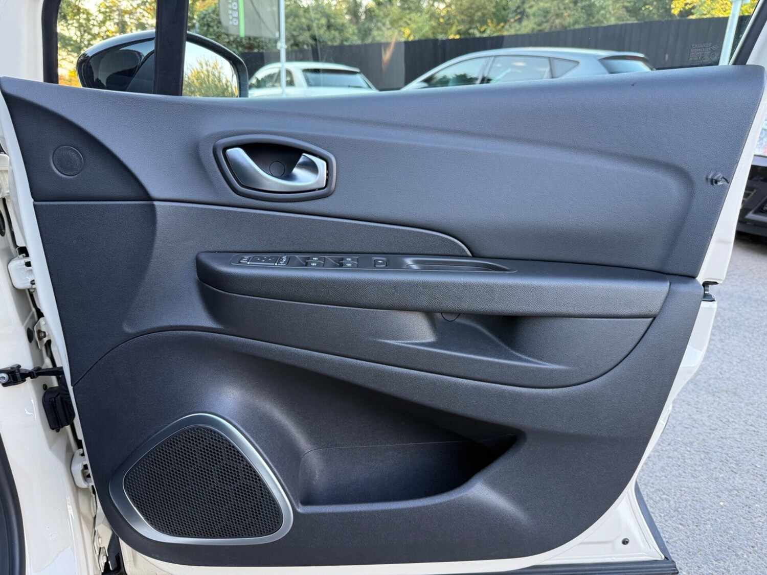 Used Renault Captur 2017 for sale - 76126596: Photo 31