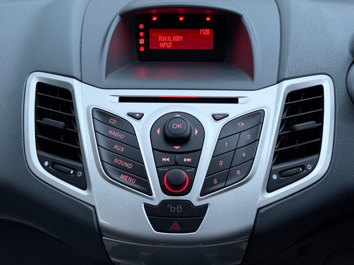 Used Ford Fiesta 2009 for sale - 76352365: Photo 31