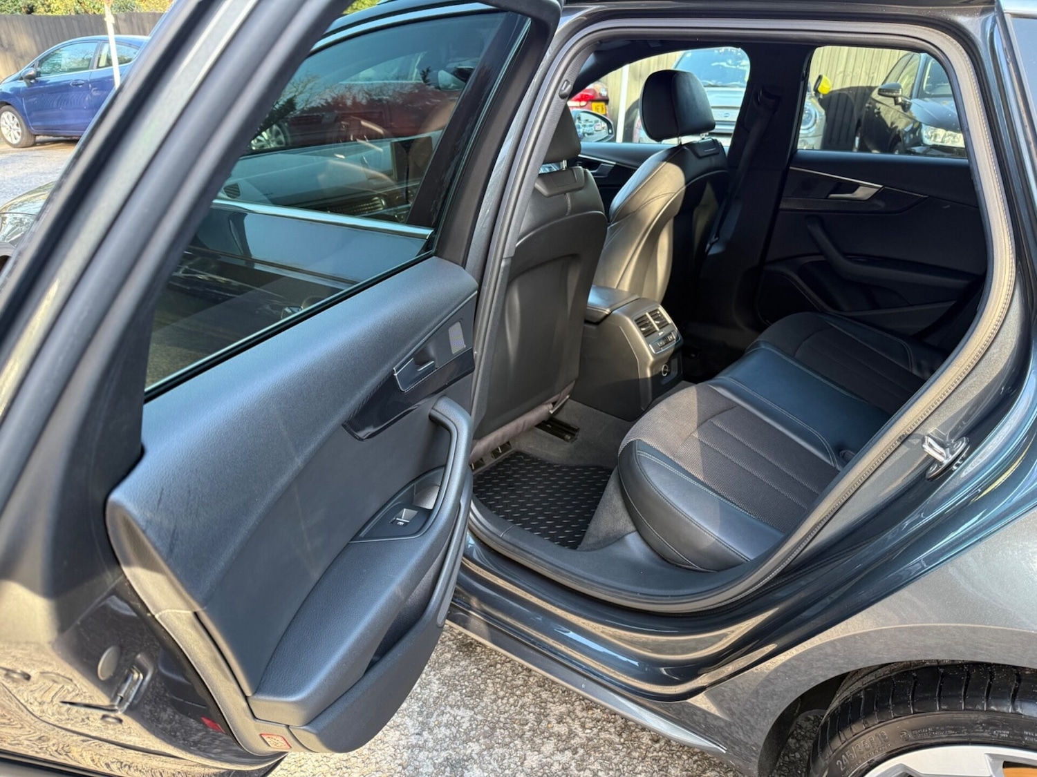 Used Audi A4 2017 for sale - 76611258: Photo 26