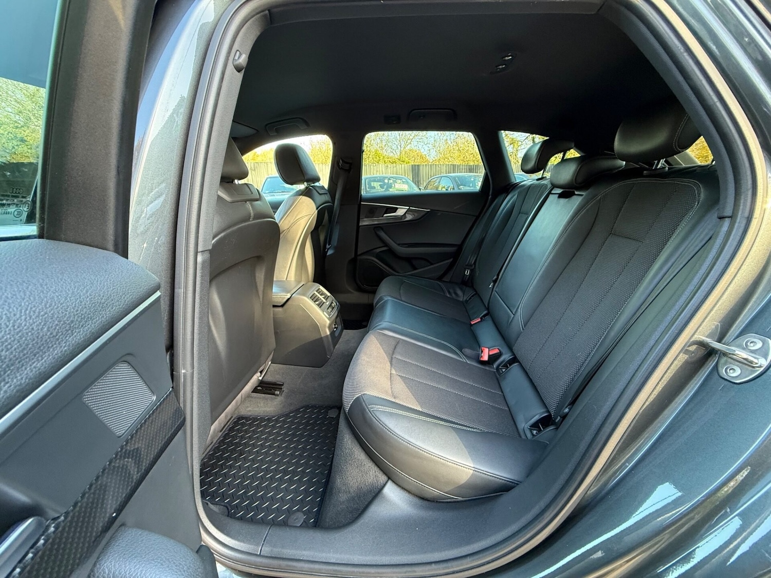 Used Audi A4 2017 for sale - 76611258: Photo 27