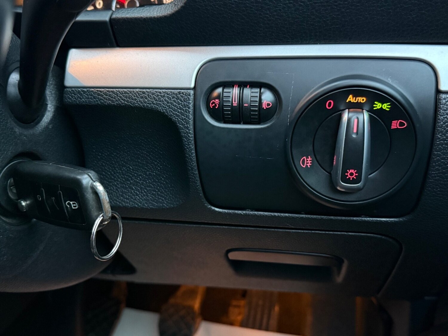 Used Volkswagen Scirocco 2010 for sale - 77844846: Photo 32