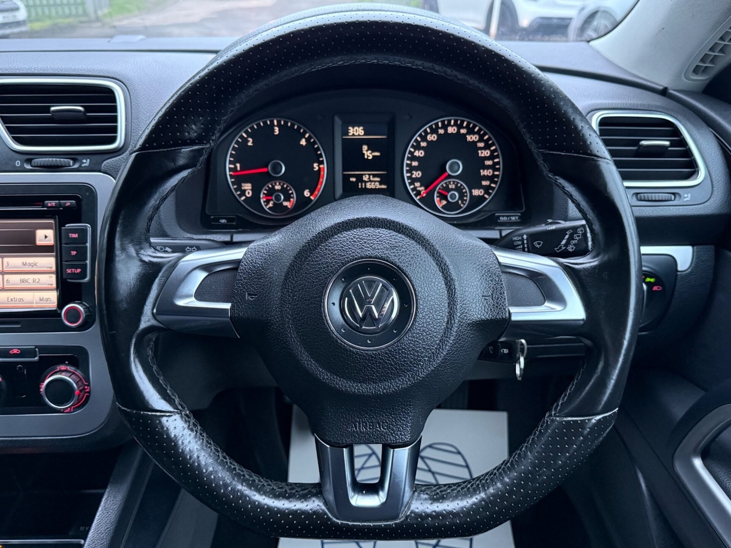 Used Volkswagen Scirocco 2010 for sale - 77844846: Photo 8