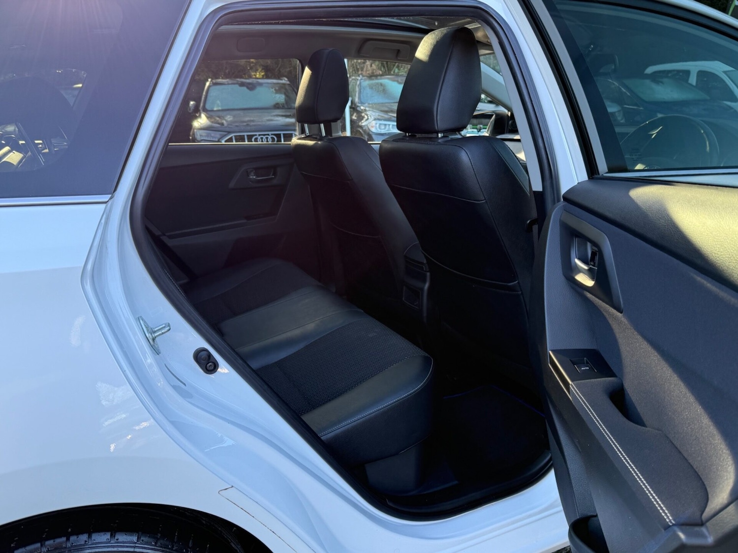 Used Toyota Auris 2014 for sale - 76662585: Photo 25