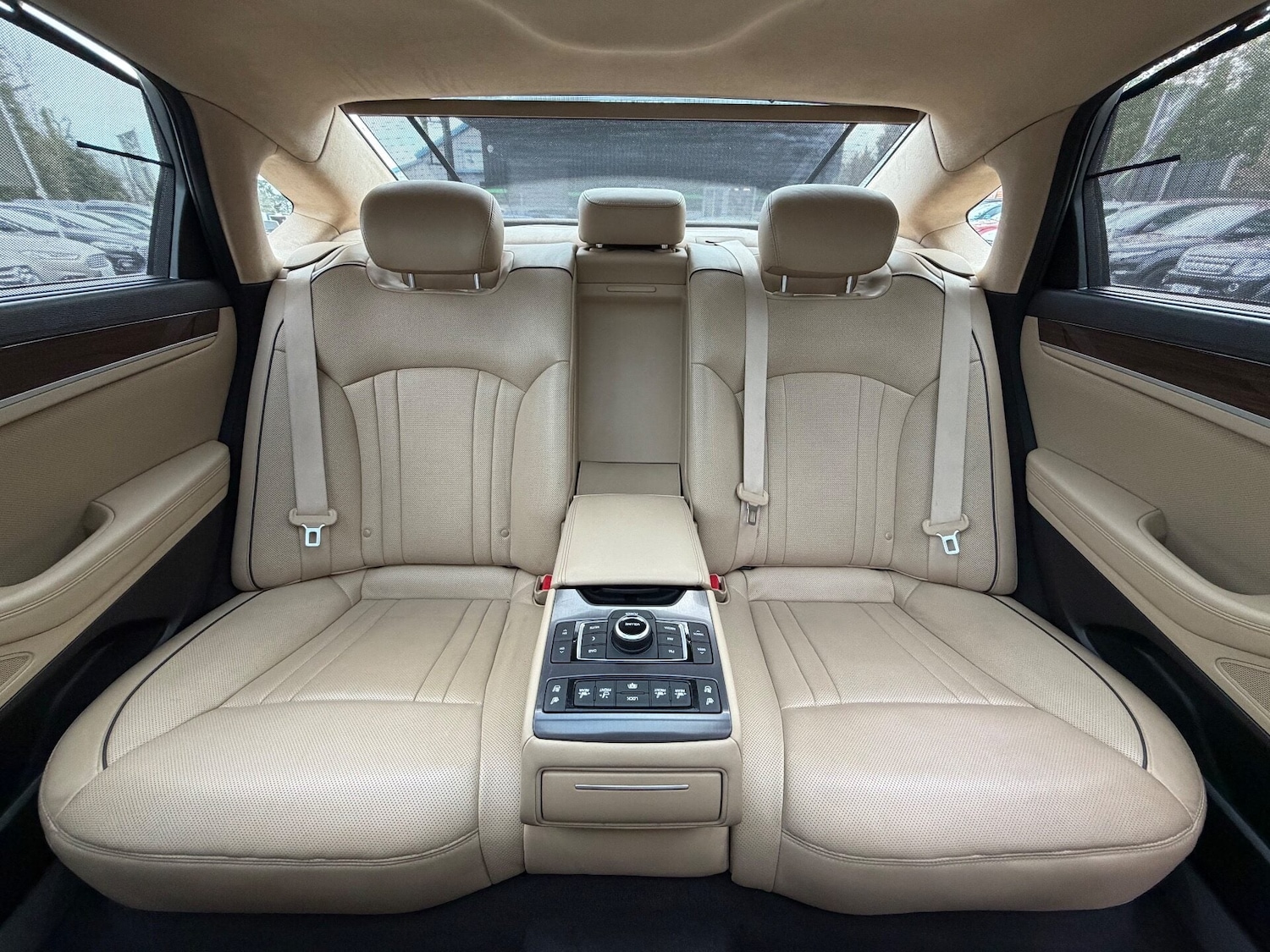 Used Hyundai Genesis 2014 for sale - 76957116: Photo 28