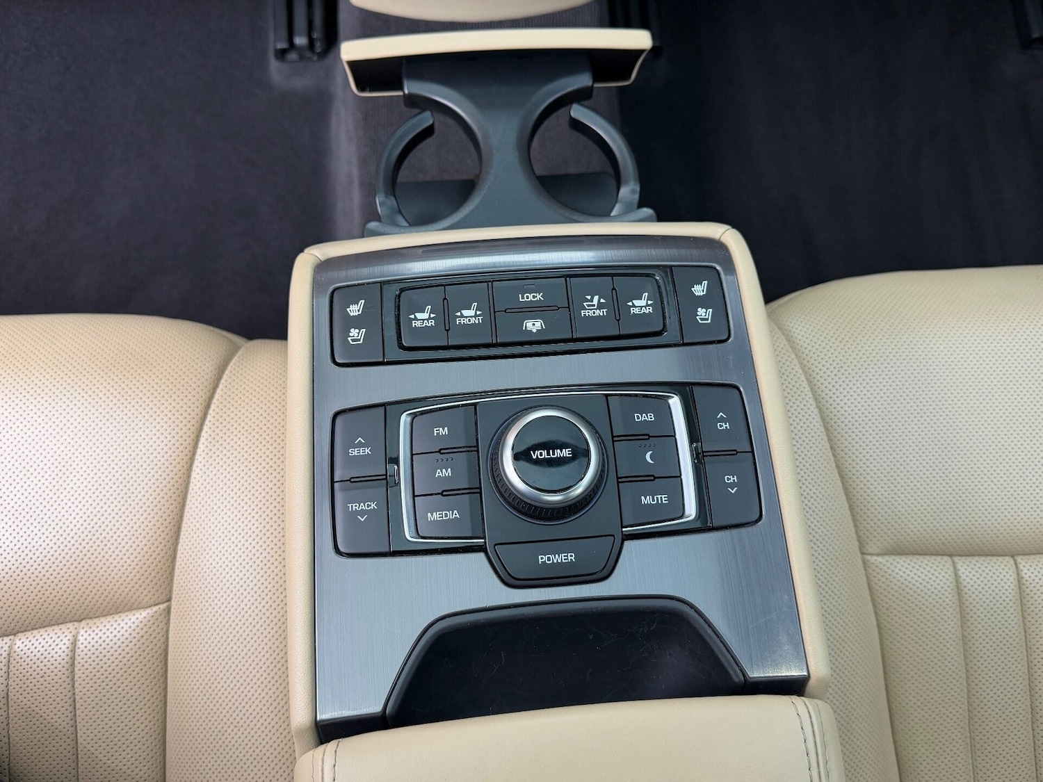 Used Hyundai Genesis 2014 for sale - 76957116: Photo 34