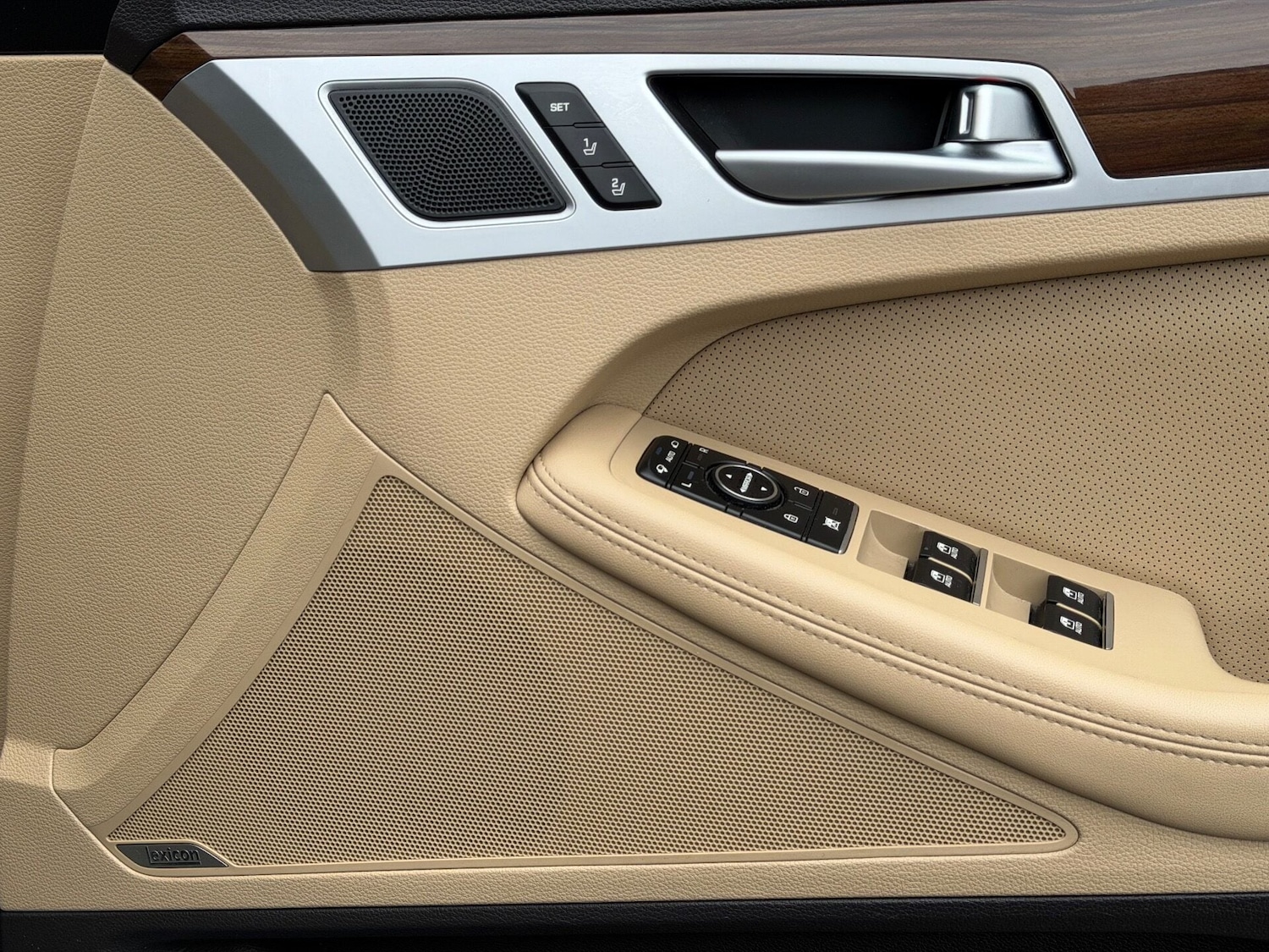 Used Hyundai Genesis 2014 for sale - 76957116: Photo 41