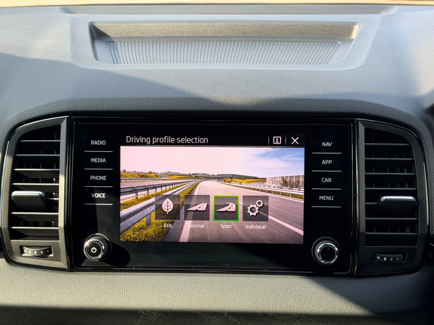 Used Skoda Karoq 2024 for sale - 77747862: Photo 42