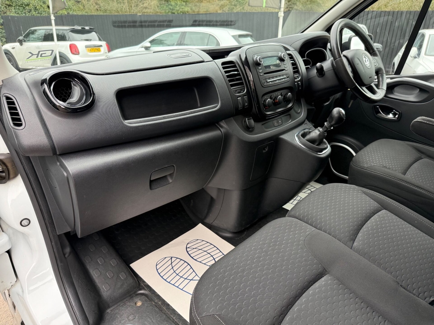 Used Vauxhall Vivaro 2015 for sale - 77873514: Photo 14