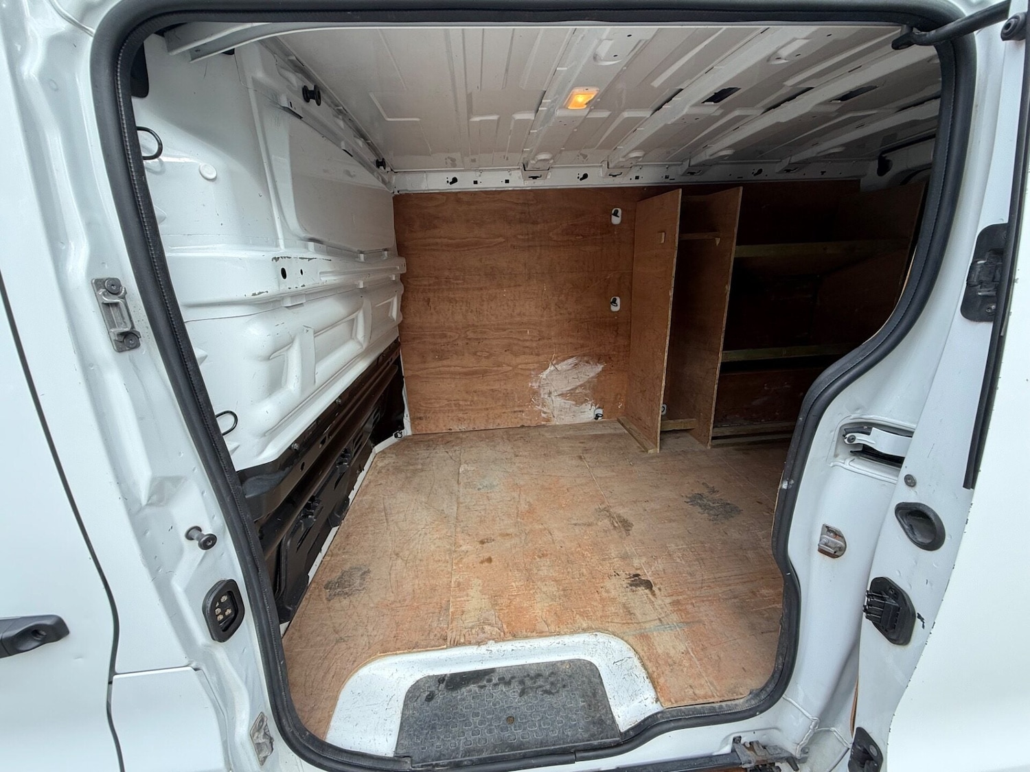 Used Vauxhall Vivaro 2015 for sale - 77873514: Photo 31