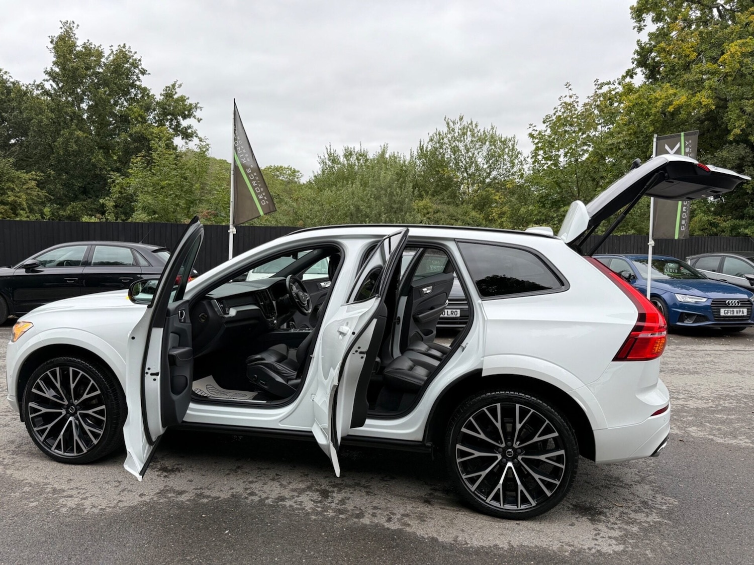 Used Volvo XC60 2019 for sale - 77211365: Photo 25