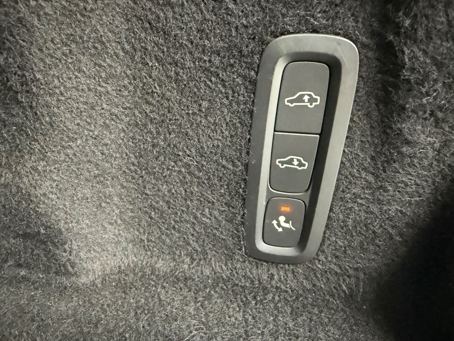 Used Volvo XC60 2019 for sale - 77211365: Photo 52