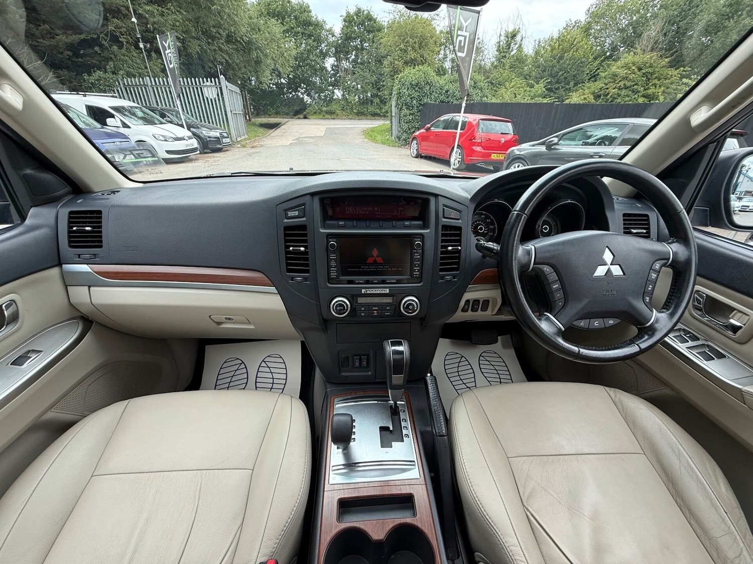 Used Mitsubishi Shogun 2013 for sale - 76312220: Photo 11